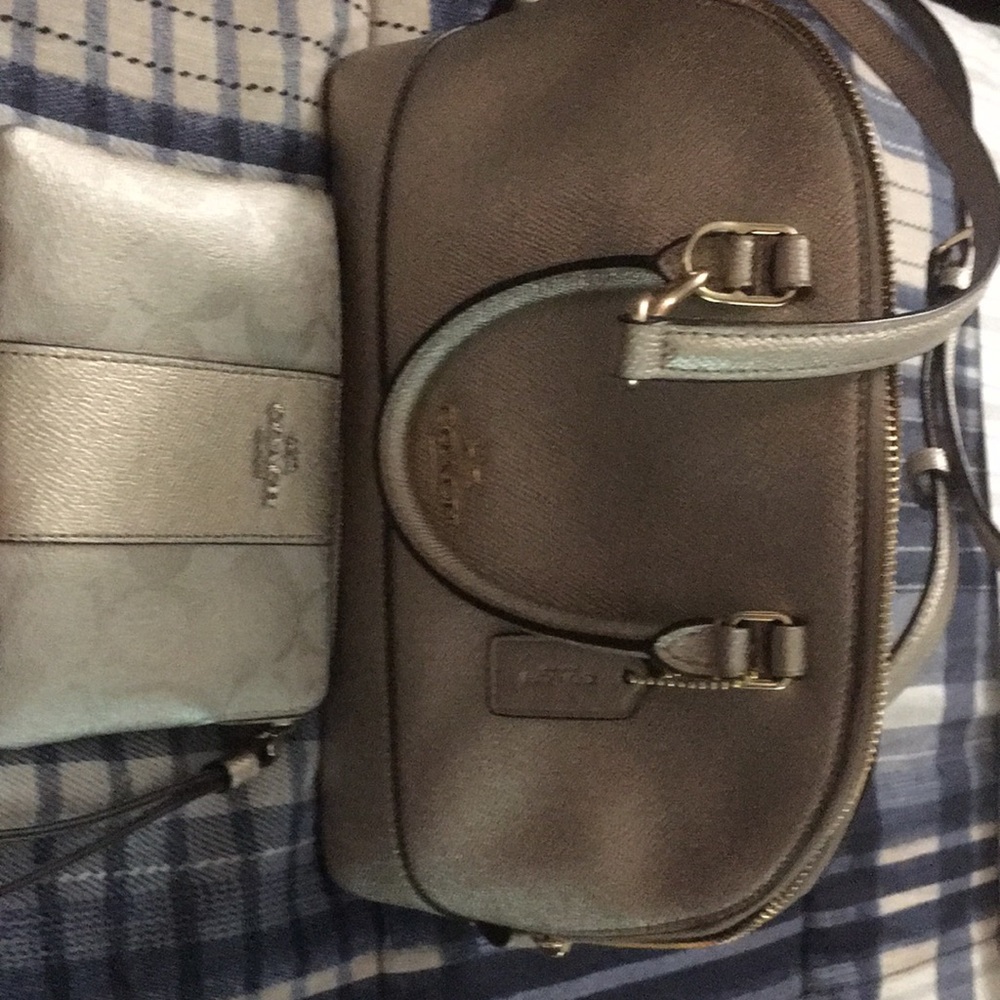Cute Coach purse and matching wristlet